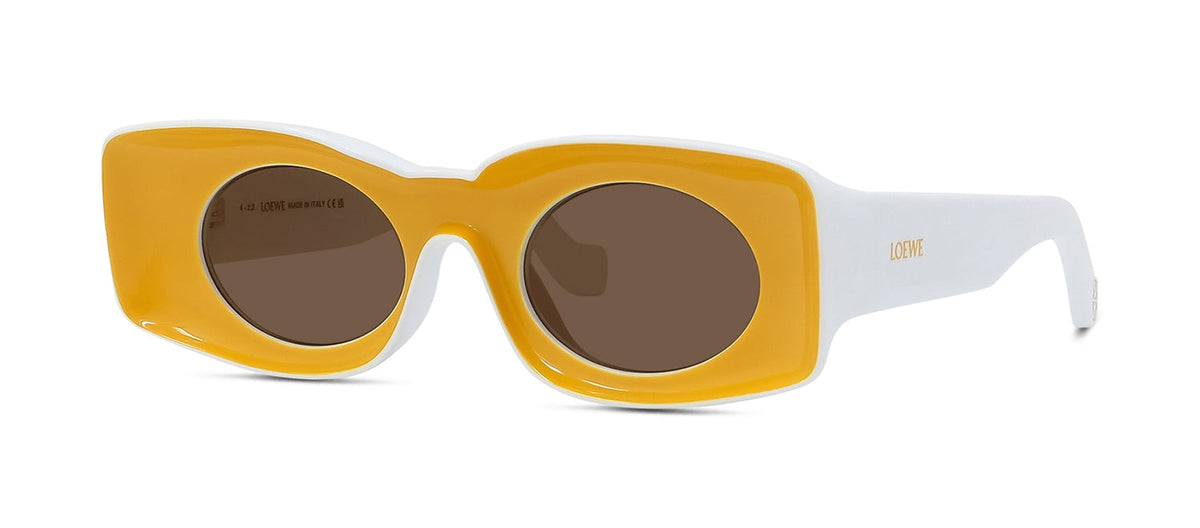 GUESS Metal Trim Plastic Navigator Sunglasses