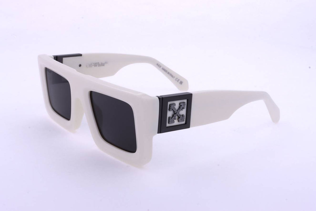 OERI049C99PLA0010107 3/4 View