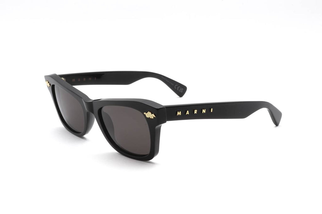 01 BLACK 3/4 View