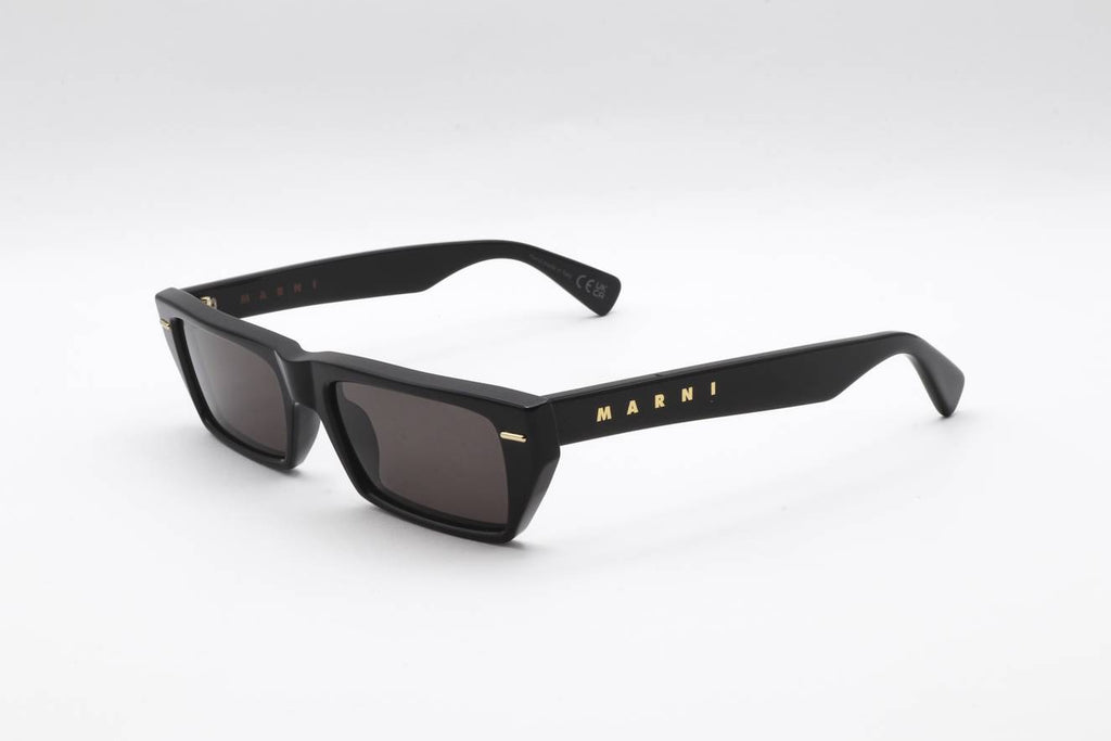 02 BLACK 3/4 View
