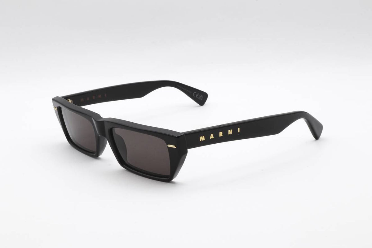 02 BLACK 3/4 View