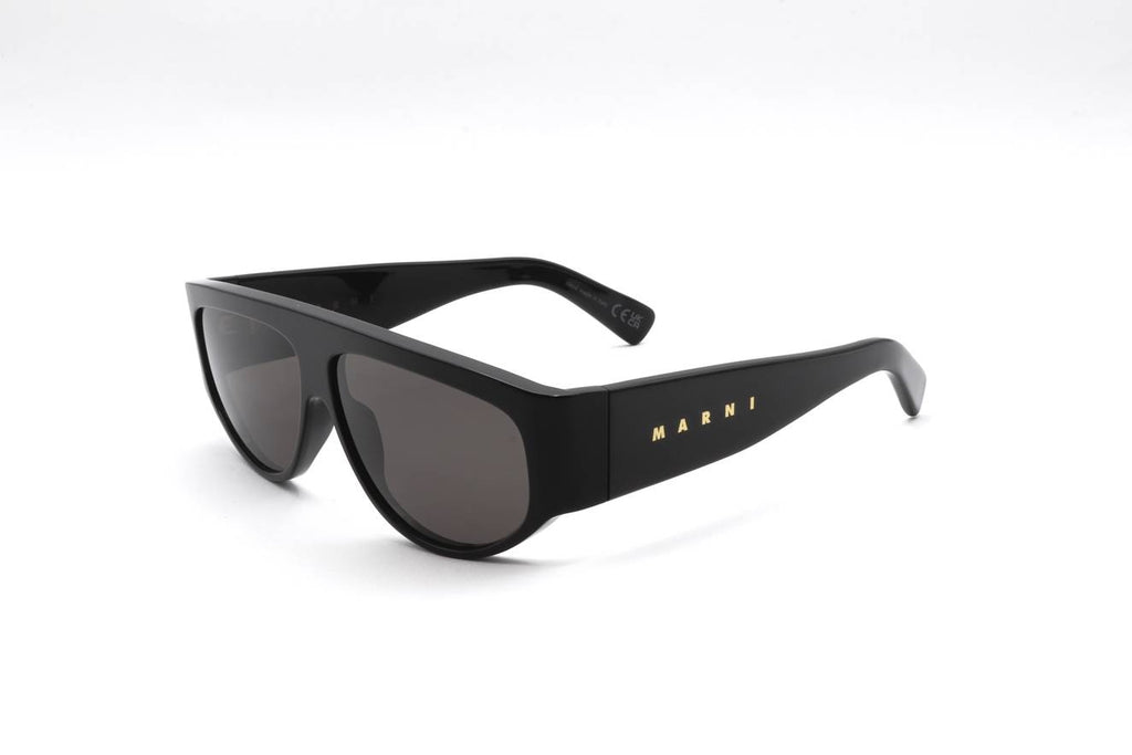 05 BLACK 3/4 View