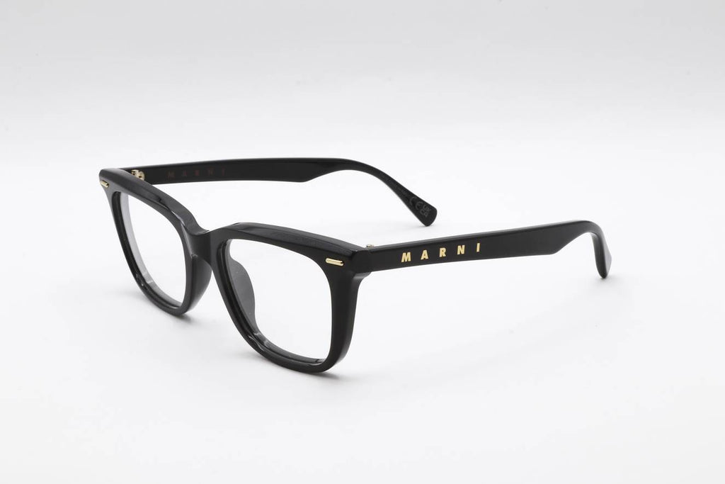 01 BLACK 3/4 View