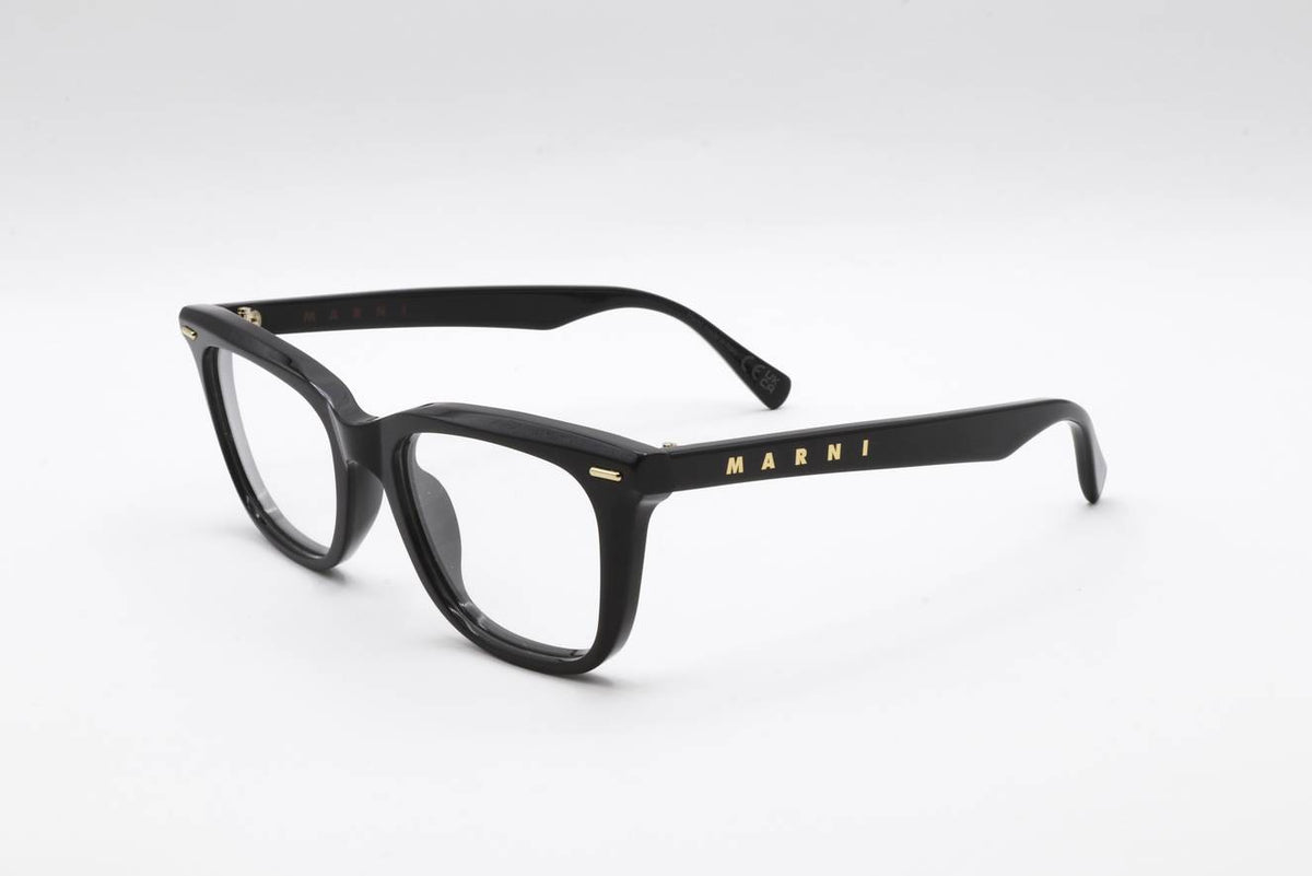 01 BLACK 3/4 View