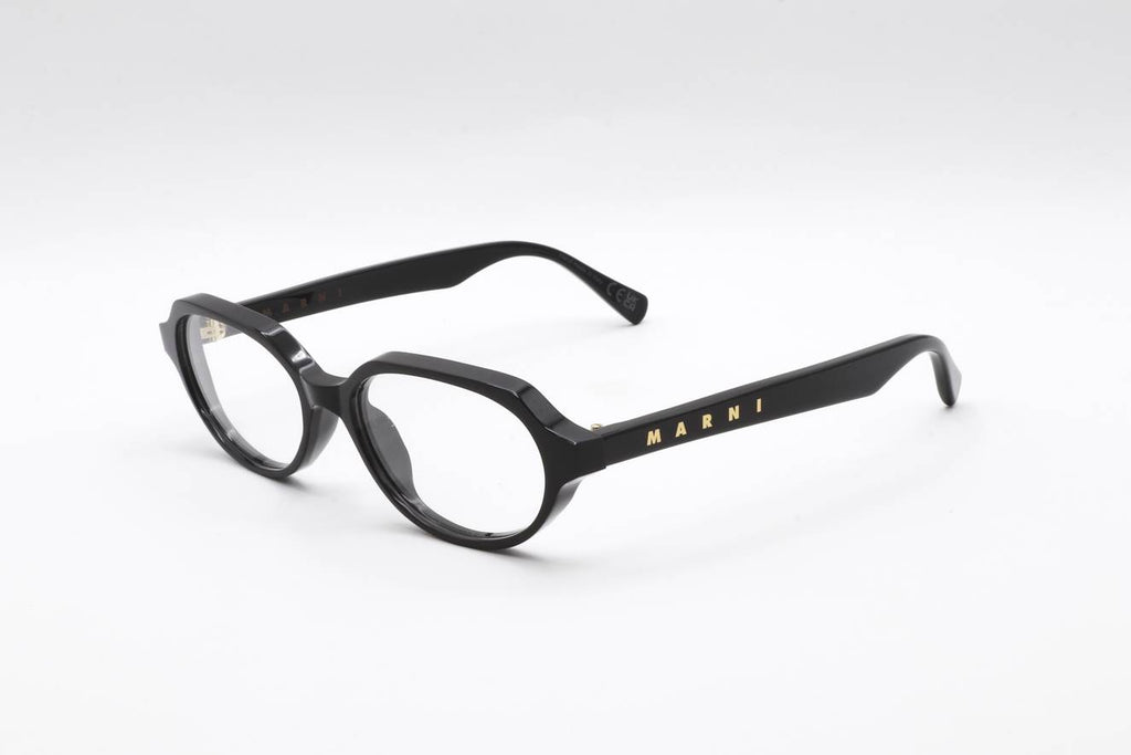 02 BLACK 3/4 View