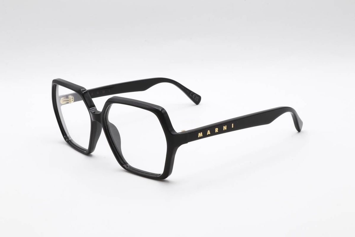 04 BLACK 3/4 View