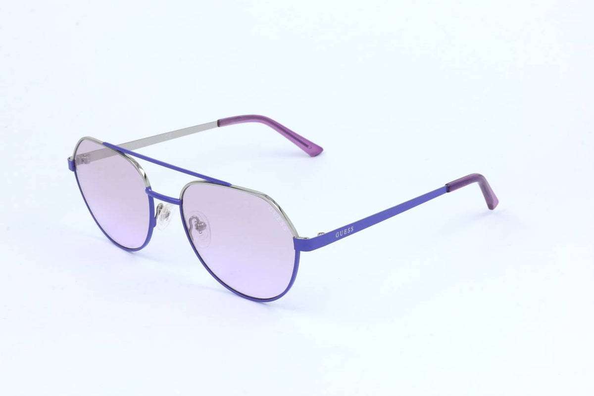 GU3048 3/4 View