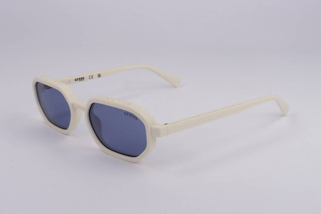 GU00233 3/4 View