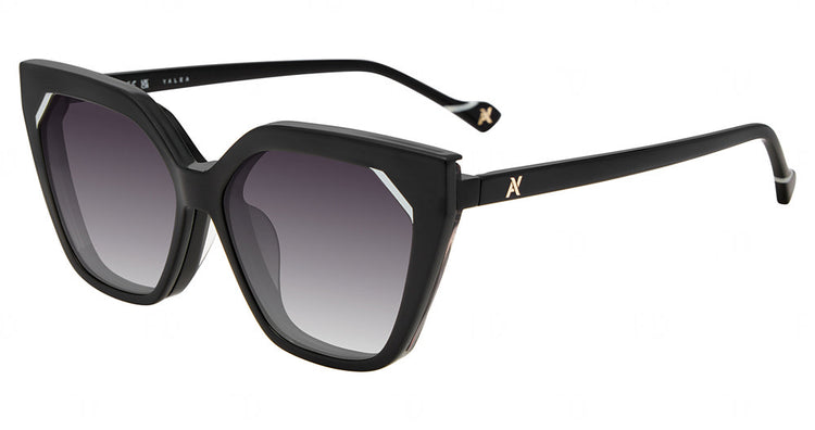 700P - BLACK