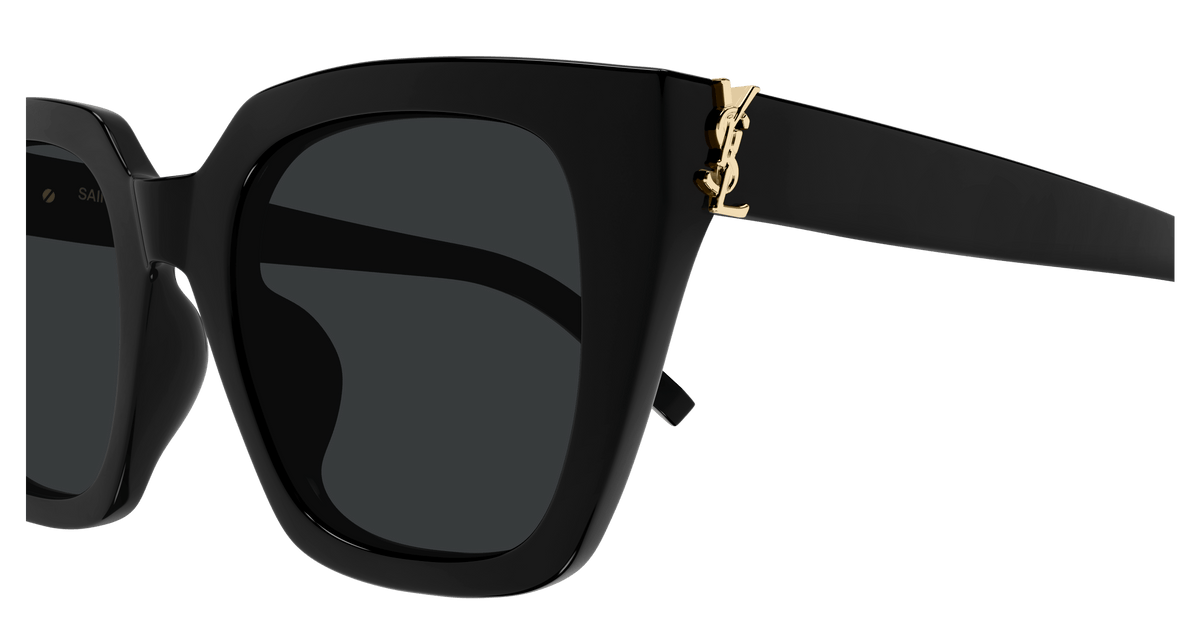 BLACK / BLACK